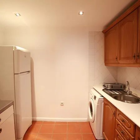 Superb Modern Spot In